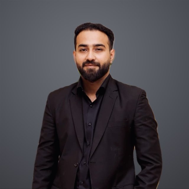 Portrait of Hamza Mehmood, .NET software engineer